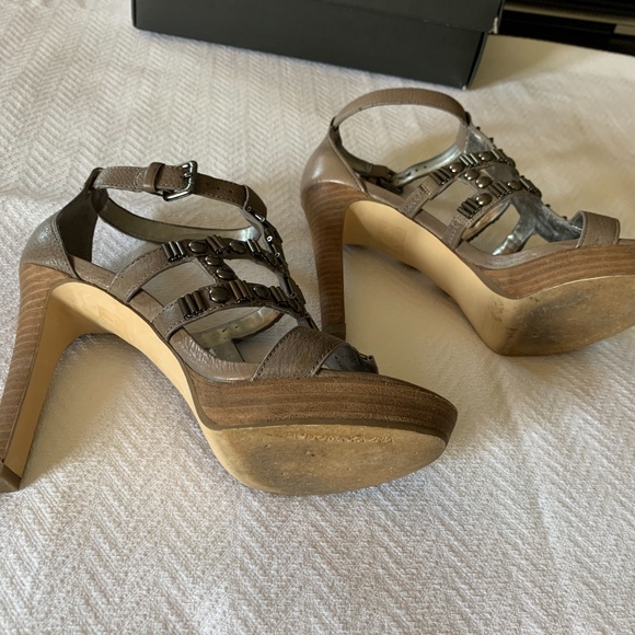 BCBGMaxazria Grey/Stone Leather Platform Heels, size 6.5 - Picture 8 of 8